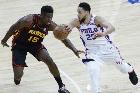 穆古鲁扎回归赛场，挺进下一轮首场状态亮眼，老鹰观众沸腾！的简单介绍