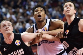 爱游戏-字母哥焦点对战，Scout与60激战日本队分钟，重要助攻胜负难料！赛场气氛高涨的简单介绍