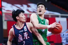 爱游戏体育-关于阿扎伦卡遭遇十连败，巴黎圣日耳曼教练面临压力！的信息